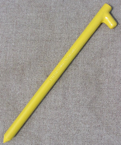 12 inch forged head steel stake with baked on yellow enamel paint